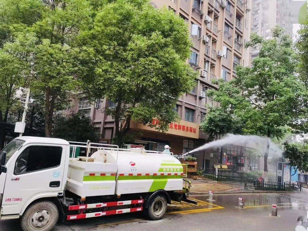 【会员】 嘉信物业丨树上“滴油”不用慌，嘉信除虫来帮忙