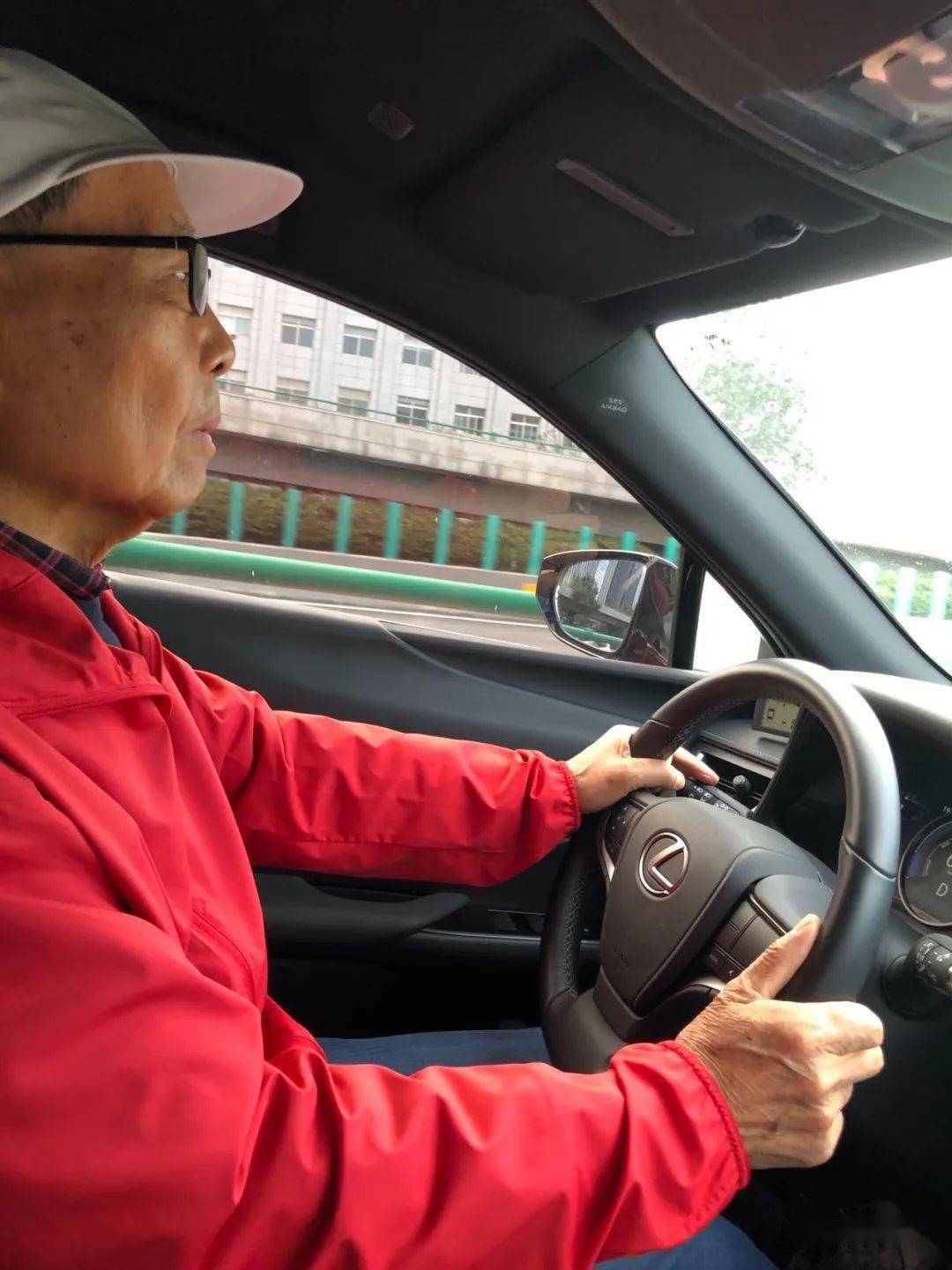 无主题磕磕碰碰