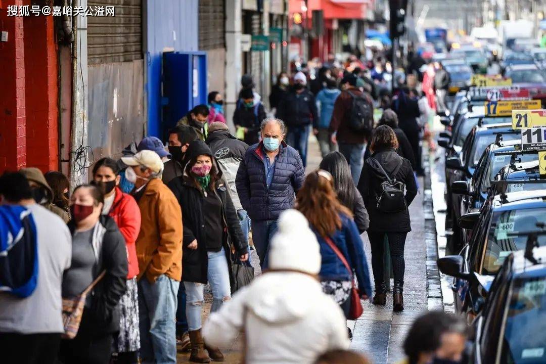 "陪男人睡觉换一袋水果？"上海互助群1000网友围观