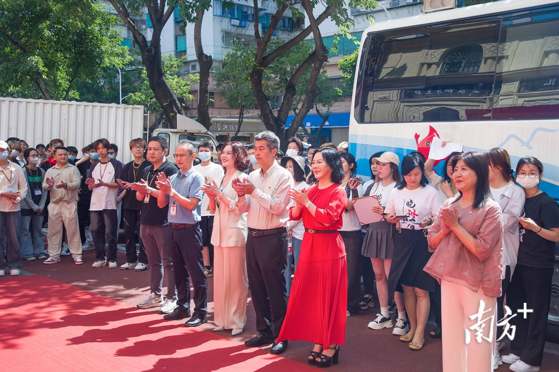 汕头美业从业人员伸臂挽袖，参与无偿献血