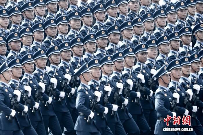 特朗普谈中国阅兵：愿中国人民度过一个美好的庆祝日