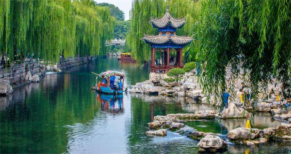 秋色满城 历下有约丨雨润泉城，双节同庆，天下第一泉邀您共赏烟雨诗画