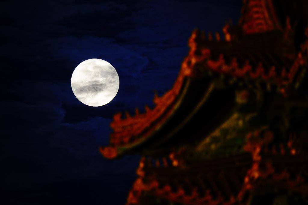 年度最大“超级月亮”来了！今晚记得抬头看