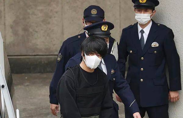 安倍晋三去世3年，枪手山上彻也的母亲当庭致歉，称儿子“本性不坏”