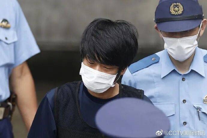 安倍晋三去世3年，枪手山上彻也的母亲当庭致歉，称儿子“本性不坏”