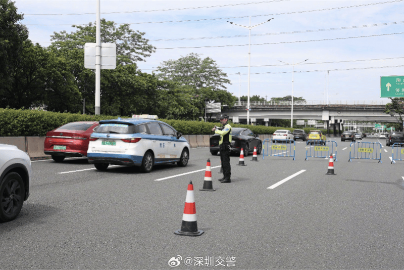 今日深圳多条主干道“飘红”，部门：建议首选地铁出行